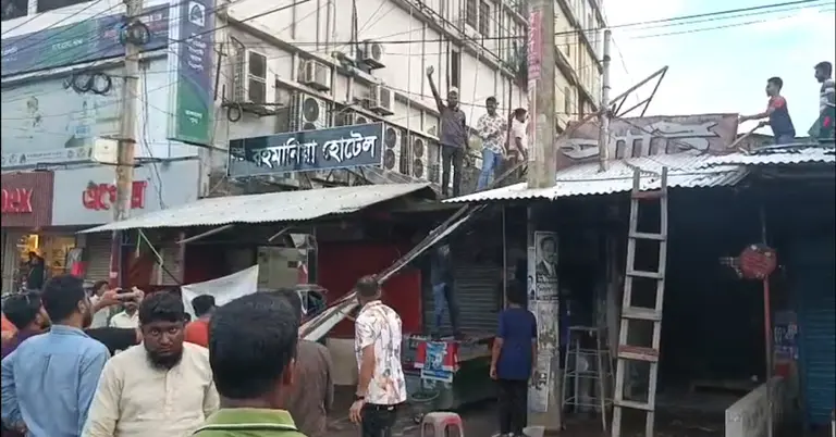 খুলনায় জাতীয় পার্টির কার্যালয় ভাঙচুর